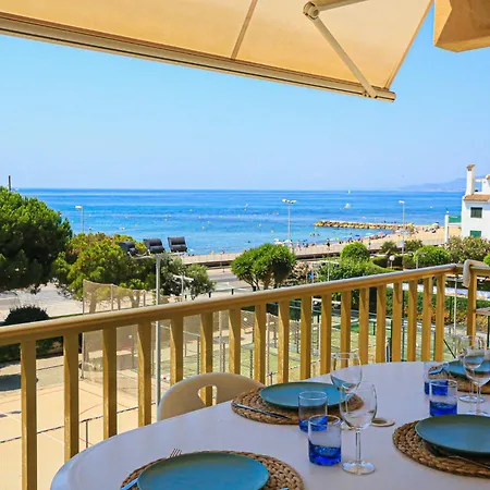 Апартаменты Litoral Costa Dorada - Macapo Only Families Камбрильс