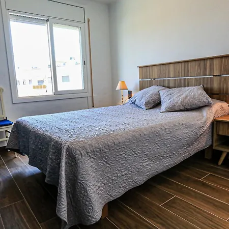 Апартаменты Litoral Costa Dorada - Macapo Only Families Камбрильс